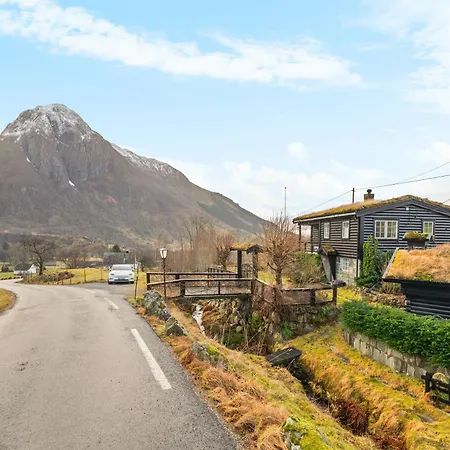 Gildeskaal - A Fairytale In * Rosendal