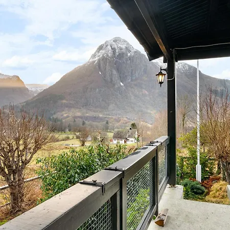 Gildeskaal - A Fairytale In Rosendal