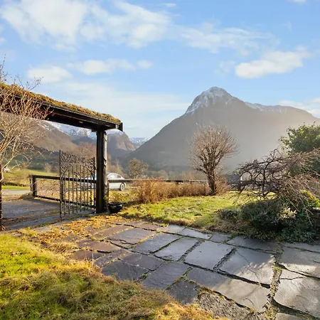 Gildeskaal - A Fairytale In *